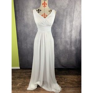 levkoff Size 4 White chiffon maxi length formal dress Sleeveless Lined Back Zip